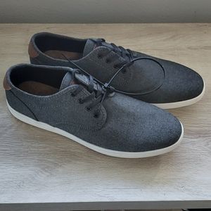 Mountain Creek Men's size 12 canvas loafers